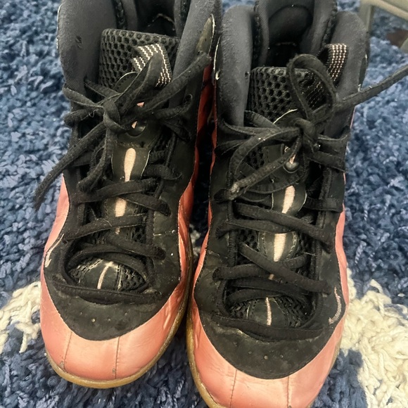 Nike foamposite pink sneakers . Size 3 youth - Picture 4 of 4